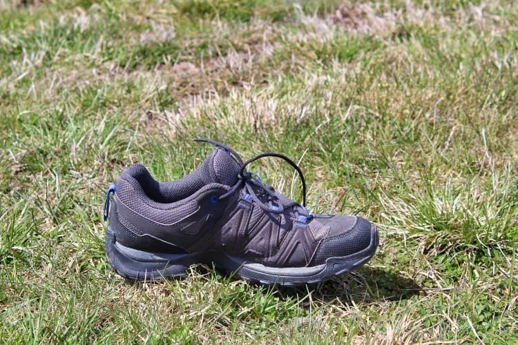 salomon hiking shoe