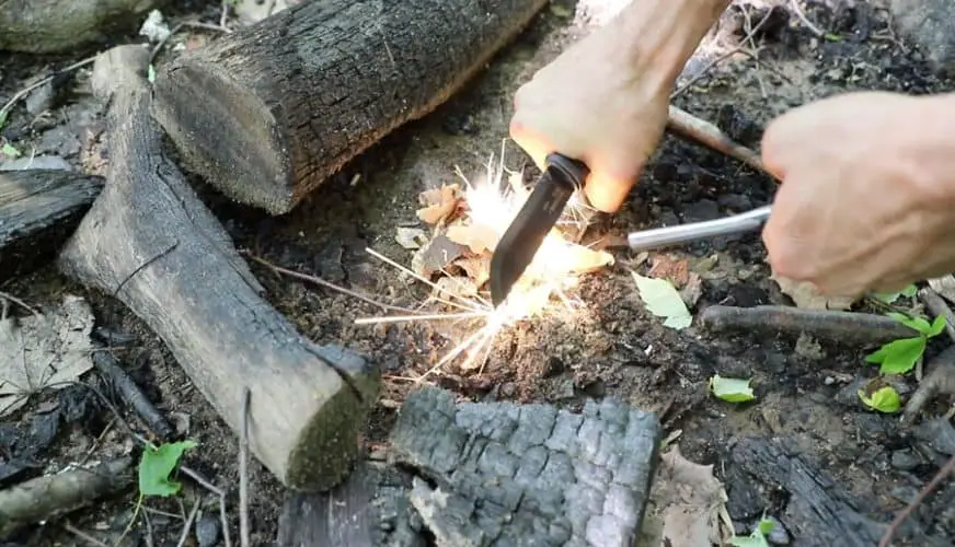Using Knife For Starting a Fire