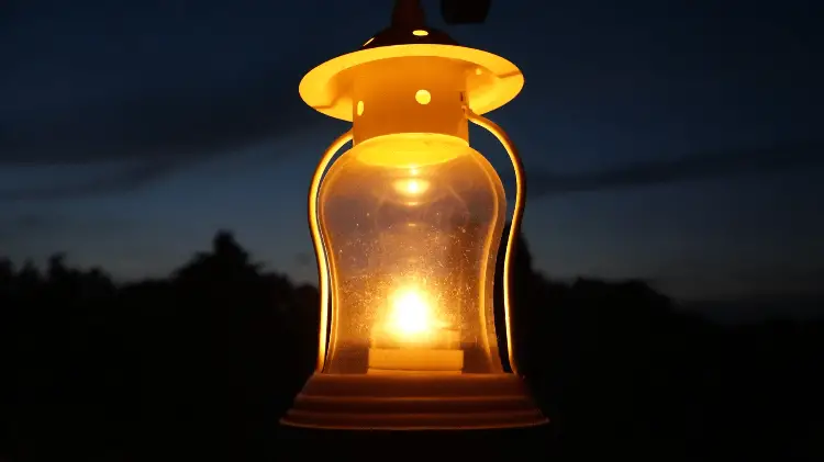 a candle lantern