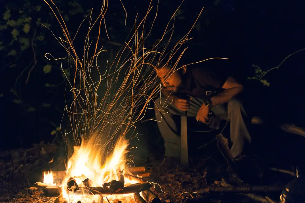 how to keep a campfire going all night